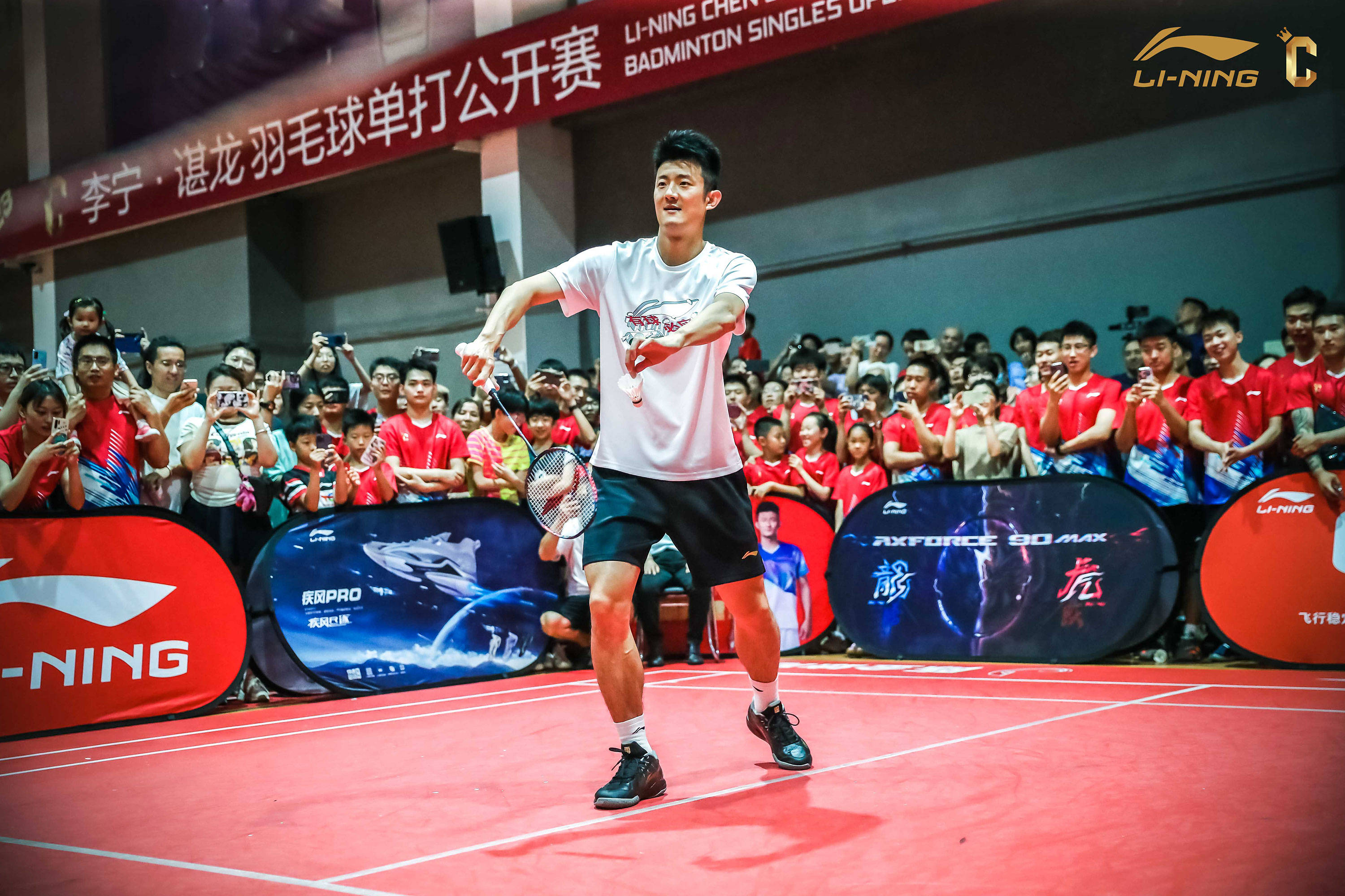 中国羽毛球队力克印尼羽毛球队，谌龙惊艳世界