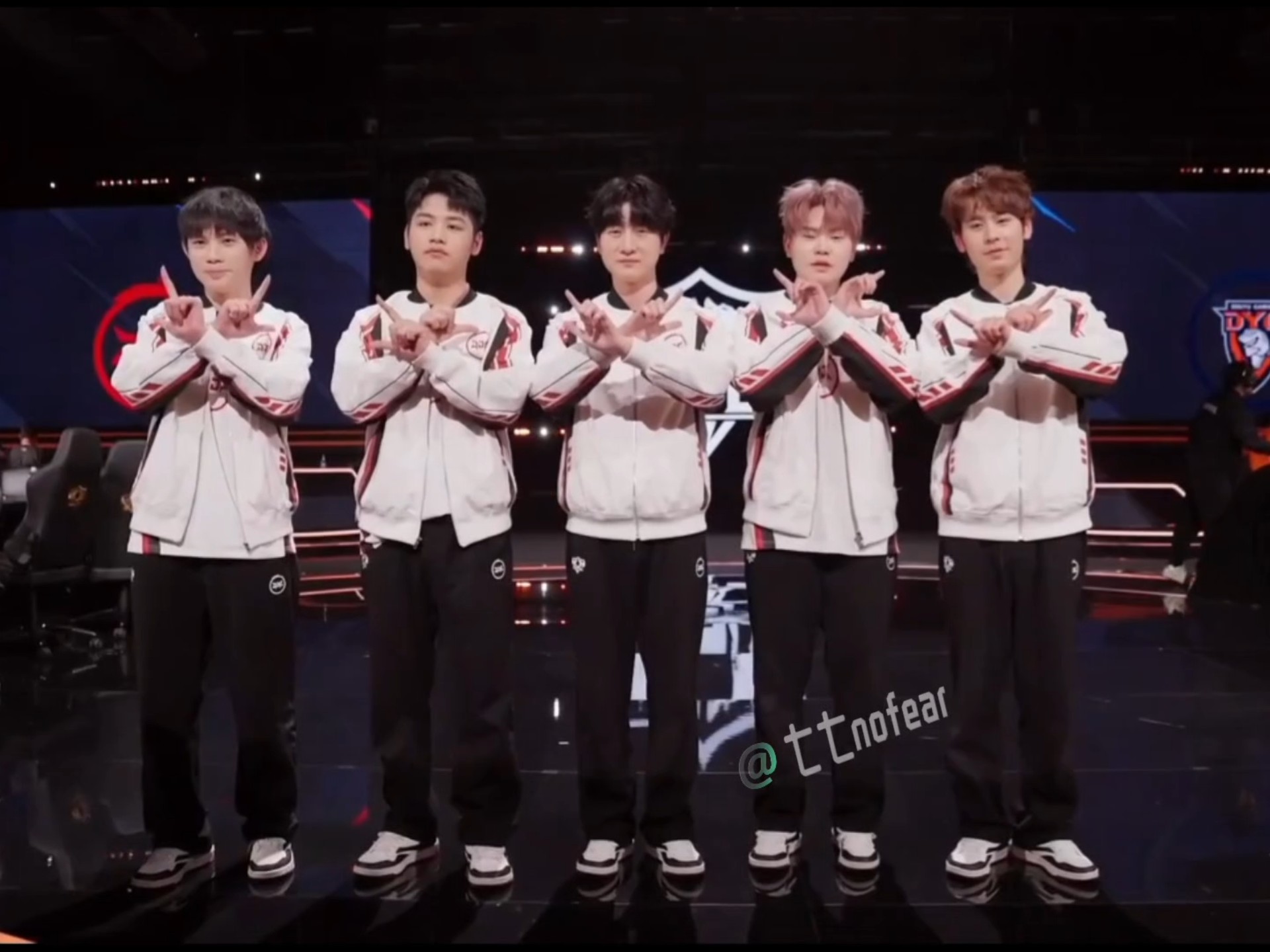 JDGaming横扫T1,Bwipo制霸全场 JDGaming横扫T1,Bwipo制霸全场