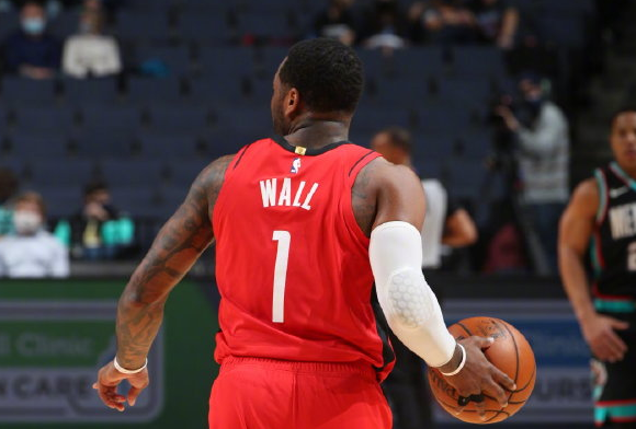 鹈鹕逆转火箭，武切维奇刷新纪录的简单介绍