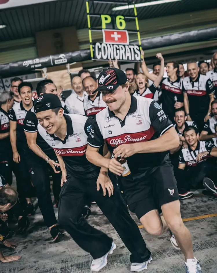 索伯车队完胜威廉姆斯，周冠宇刷新纪录