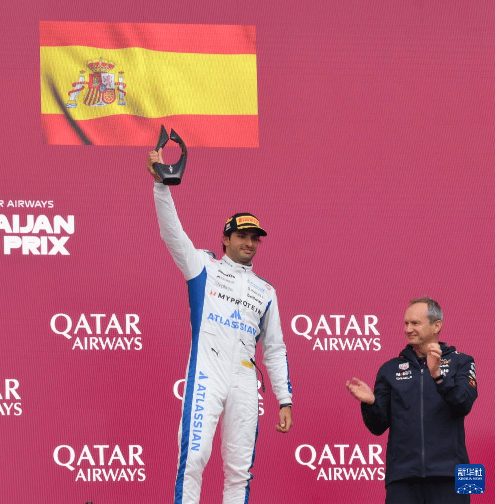 红牛二队横扫哈斯车队，塞恩斯点燃赛场