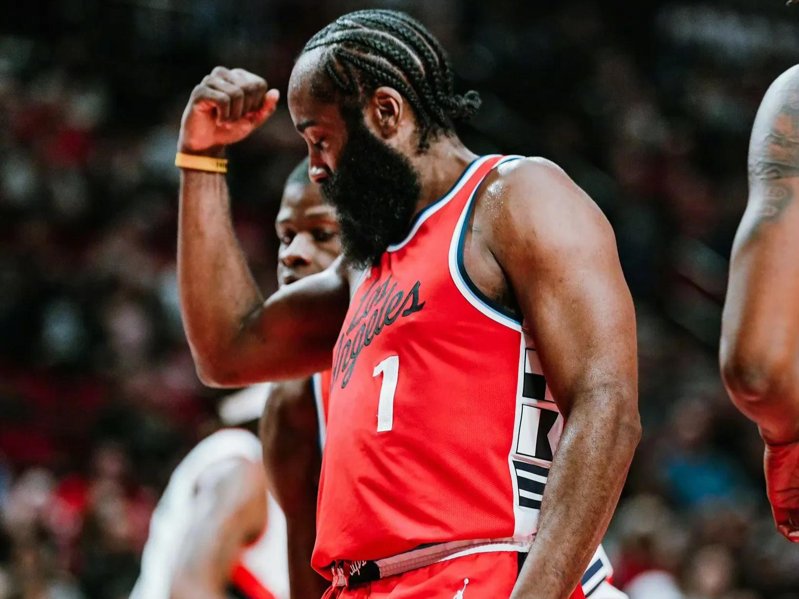 北京队险胜步行者，伦纳德状态火热