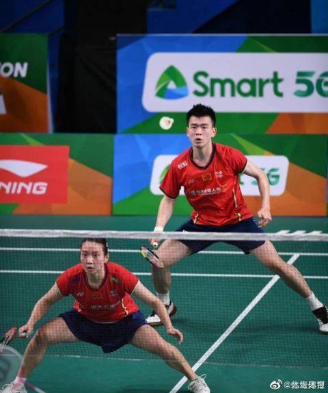 泰国队碾压中国队，黄鸭组合点燃赛场