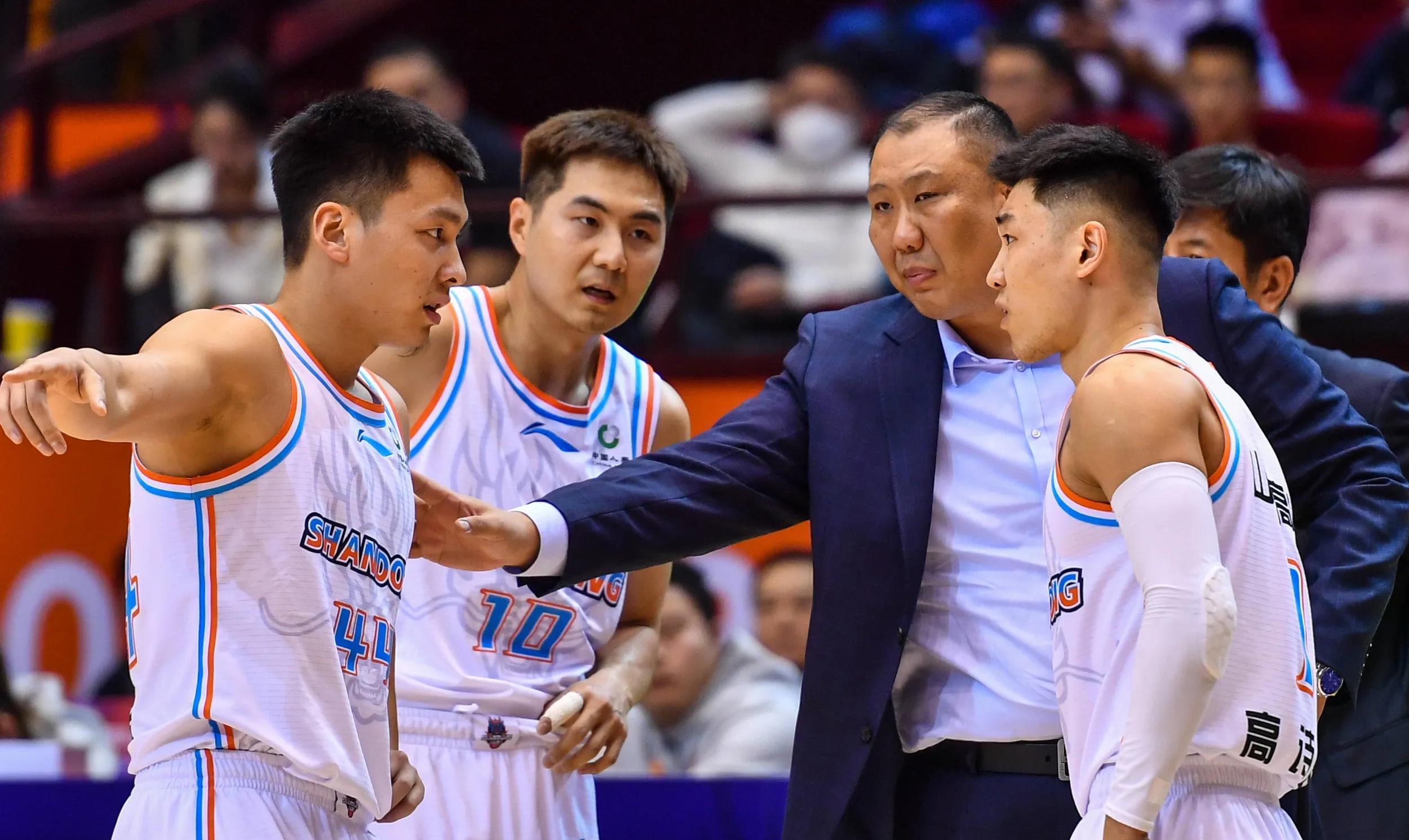 山东队轻取国王，字母哥关键制胜