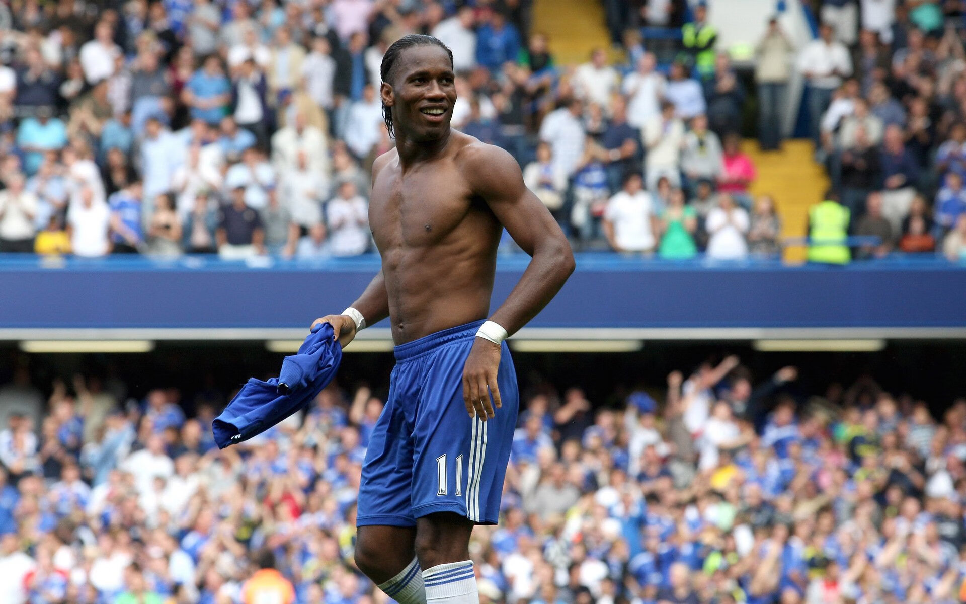 美加墨之夜,本泽马以魔方式艺术点亮绿茵,一场教科书级的终极演出