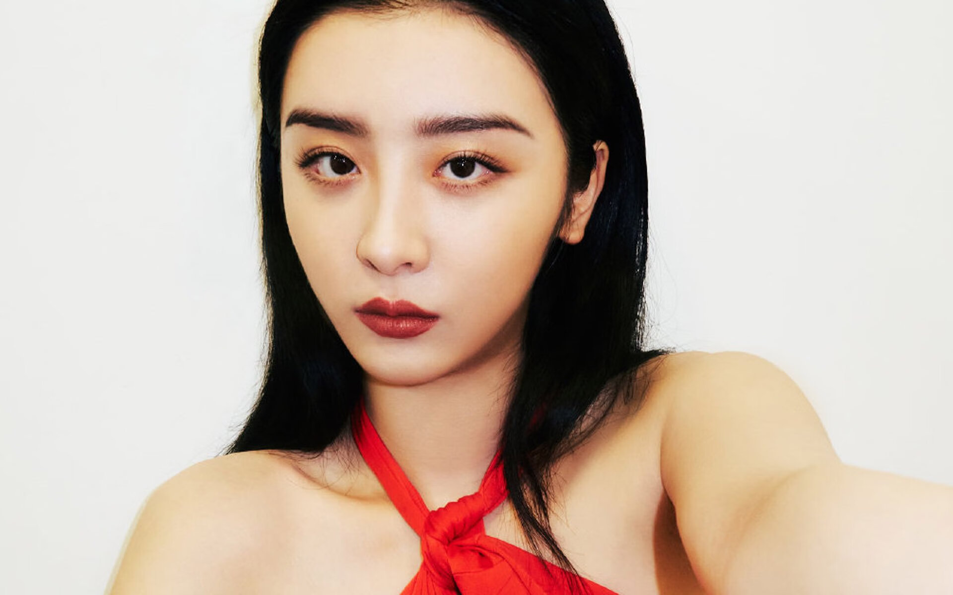 新王加冕!里昂友谊赛神话破灭,加维22分钟戴帽让葡萄牙提前收兵